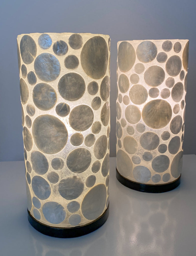 Set of mini cylinders table lamps in white coin design